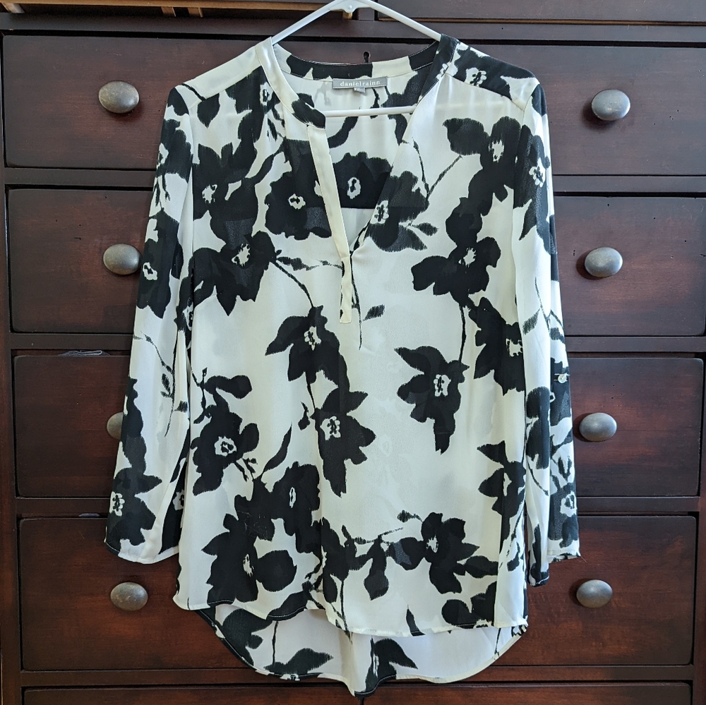 Daniel Rainn long sleeve blouse with roll-up sleeves